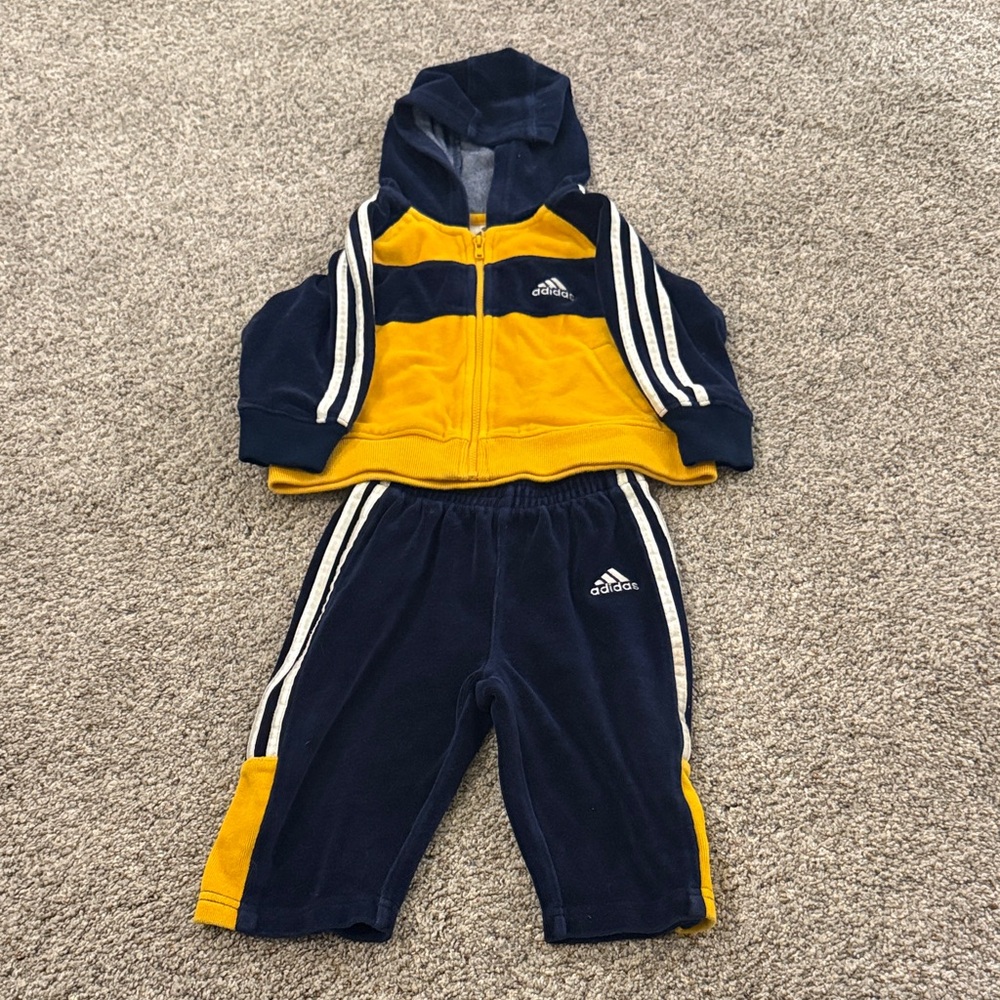 Adidas Infant Velvet Tracksuit in Yellow and Navy 9 Months